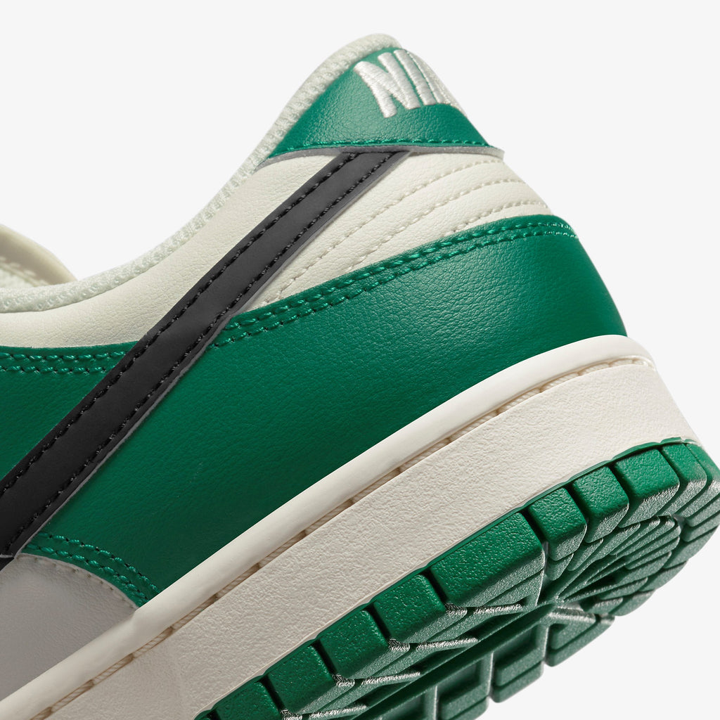 Nike Dunk Low SE "Lottery Green" DR9654-100