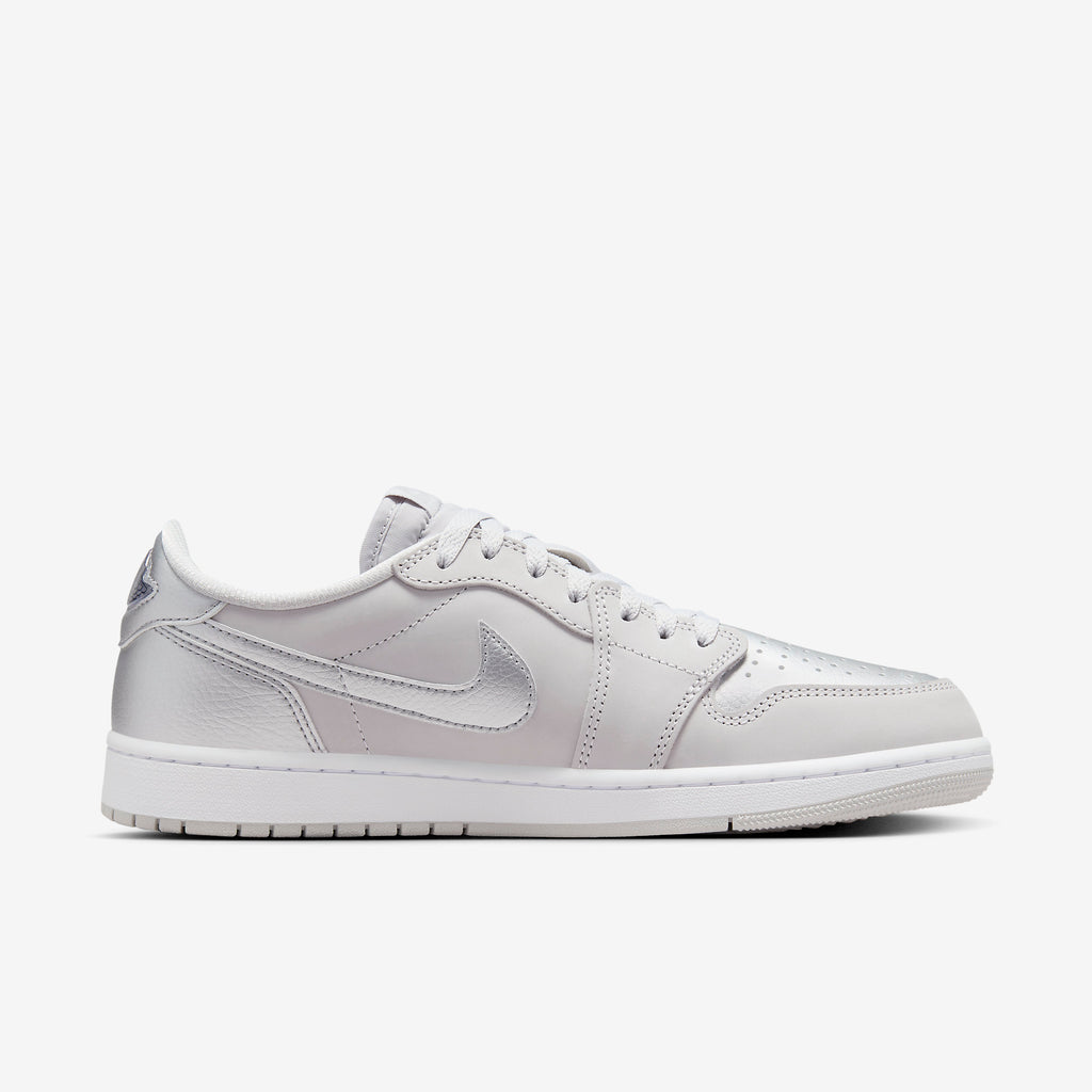 Air Jordan 1 Low OG "Metallic Silver"