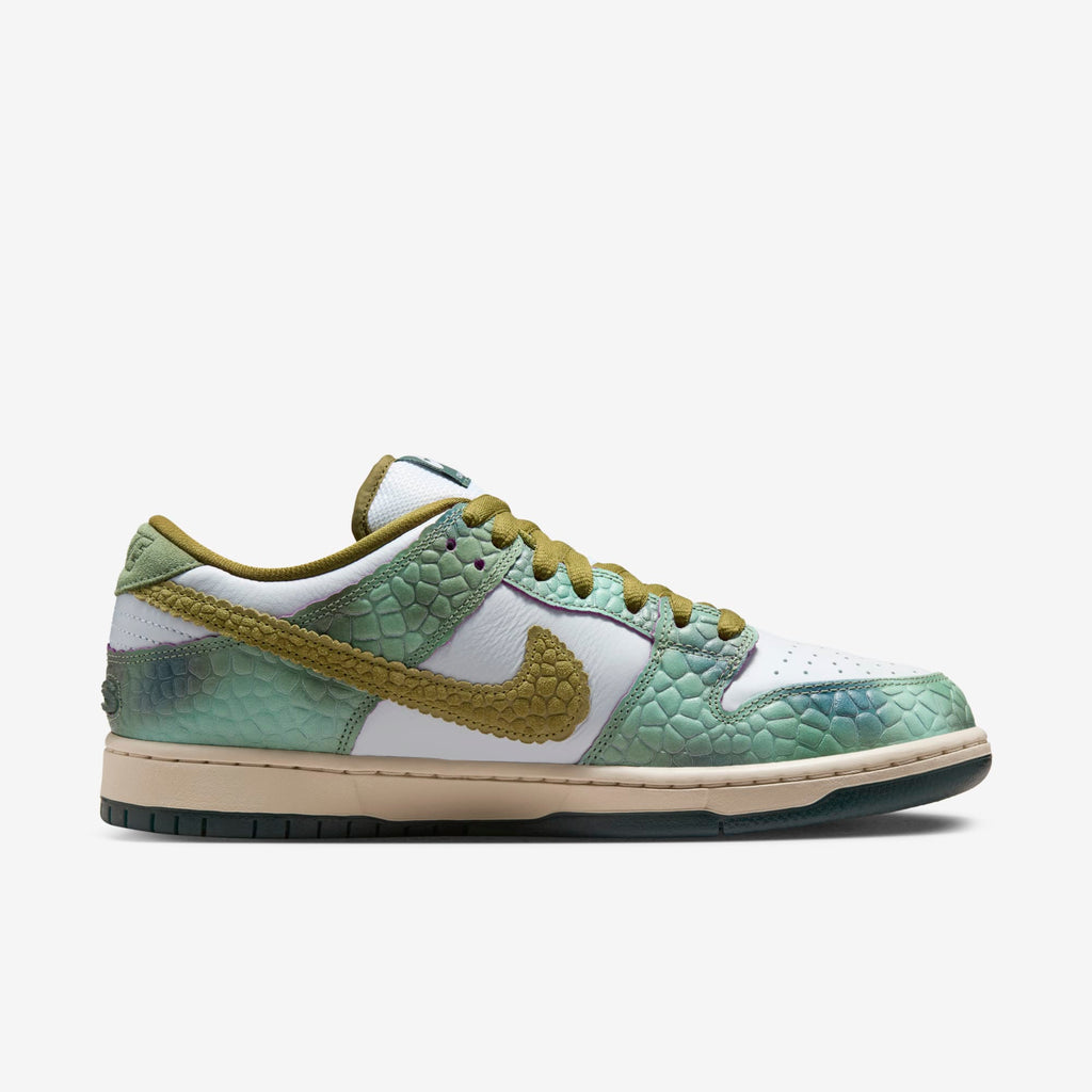 Nike SB Dunk Low Alexis Sablone "Chameleon" HJ3386-300