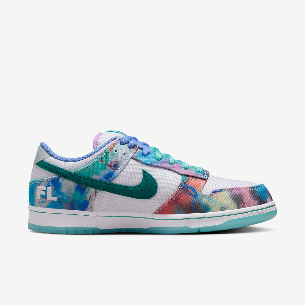 Nike SB Dunk Low Futura Laboratories "Bleached Aqua" HF6061-400