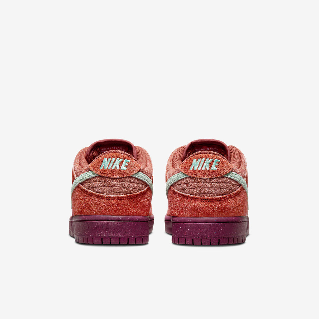 Nike SB Dunk Low "Mystic Red" DV5429-601