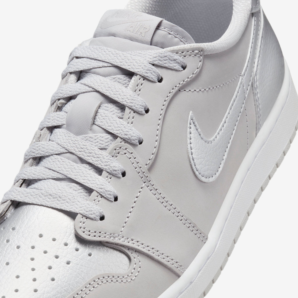 Air Jordan 1 Low OG "Metallic Silver"