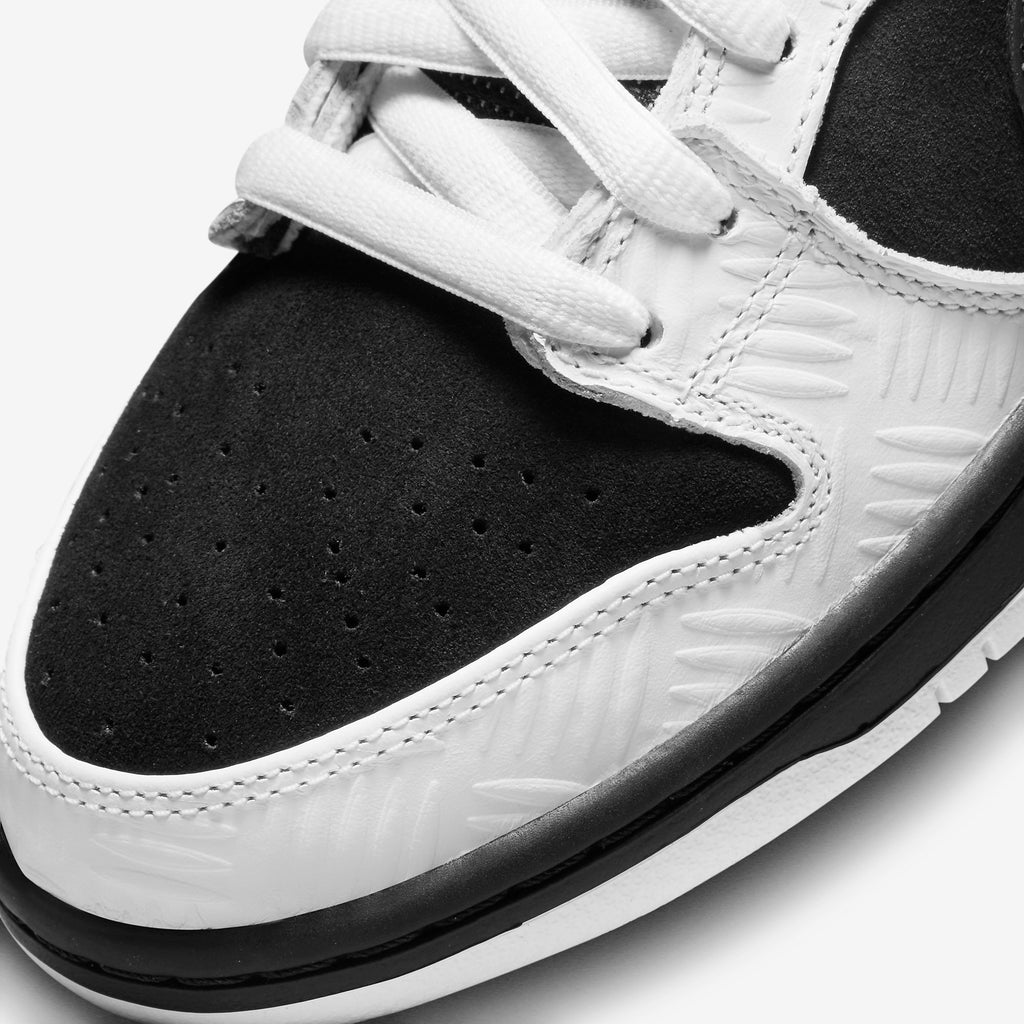 Nike SB Dunk Low Pro TIGHTBOOTH®︎ "Black White" FD2629-100