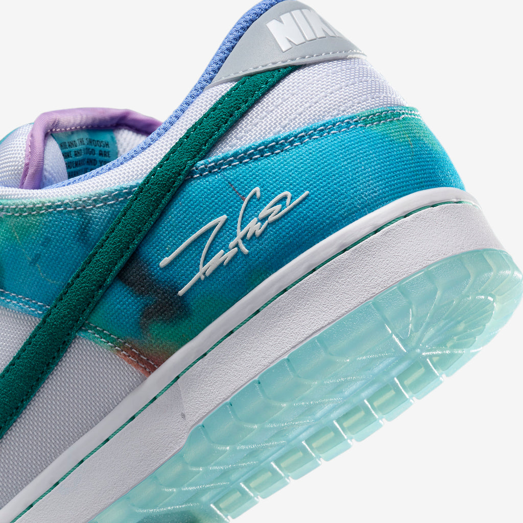 Nike SB Dunk Low Futura Laboratories "Bleached Aqua" HF6061-400