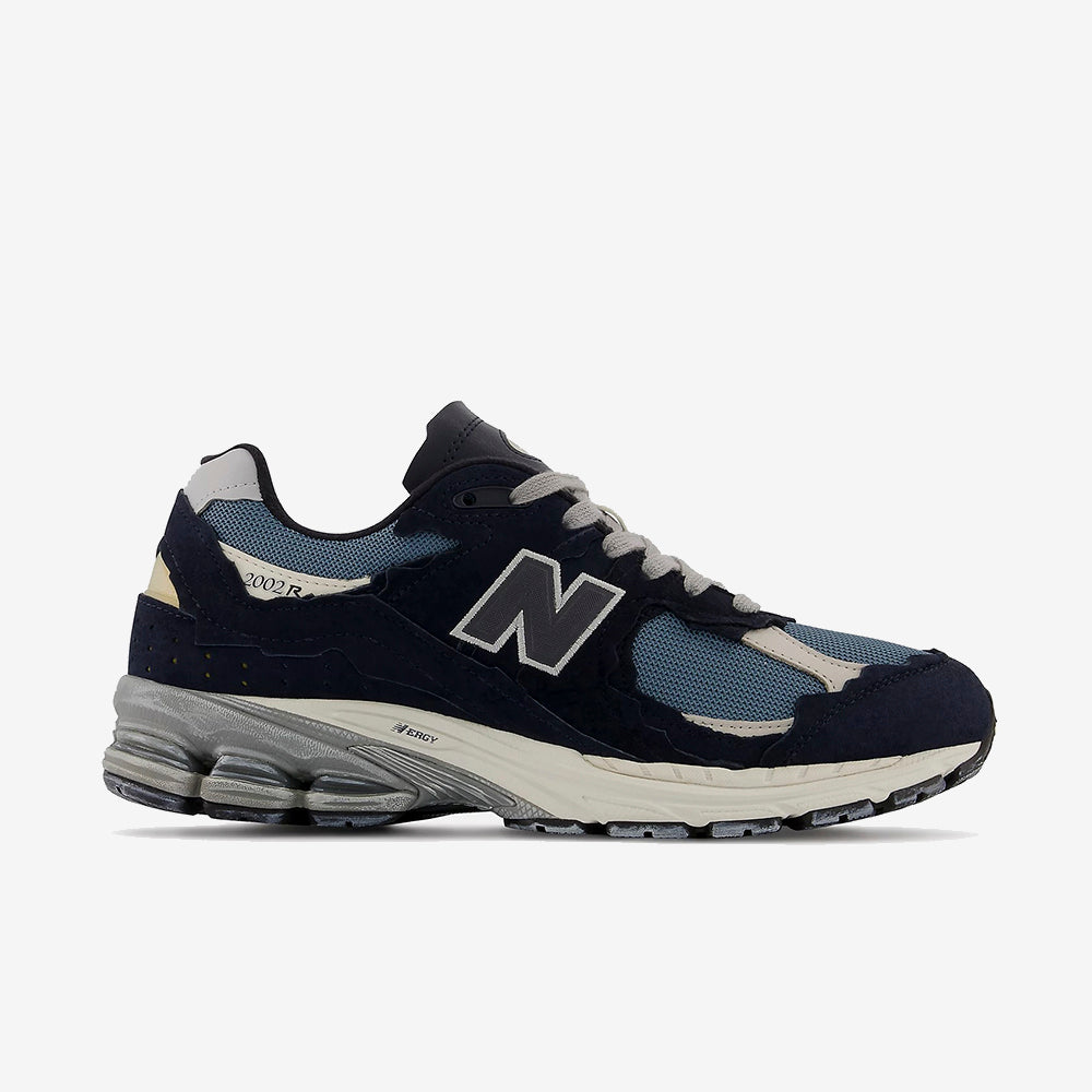 02-new-balance-2002r-protection-pack-dark-navy-m2002rdf