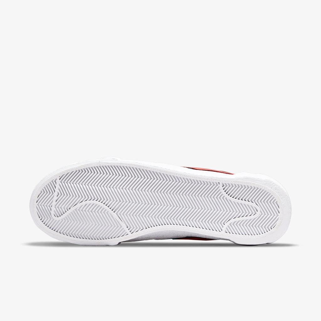 Nike Blazer Low Sacai Kaws "Team Red" - Shoe Engine