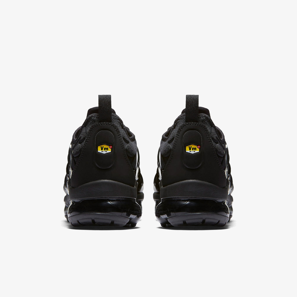 Nike Air VaporMax Plus "Triple Black" - Shoe Engine