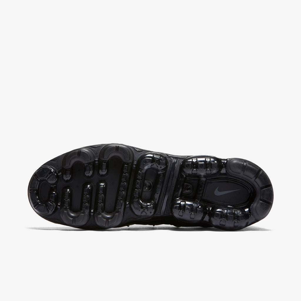 Nike Air VaporMax Plus "Triple Black" - Shoe Engine